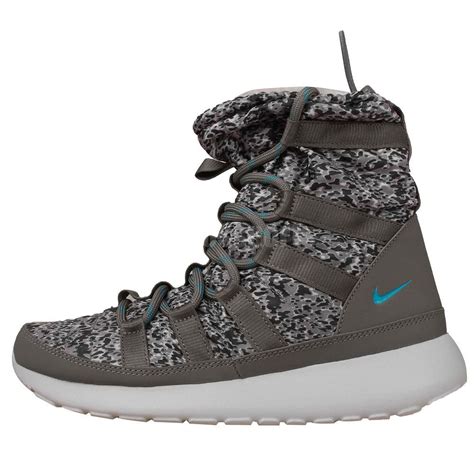 Nike Winter Boots for Women for sale 